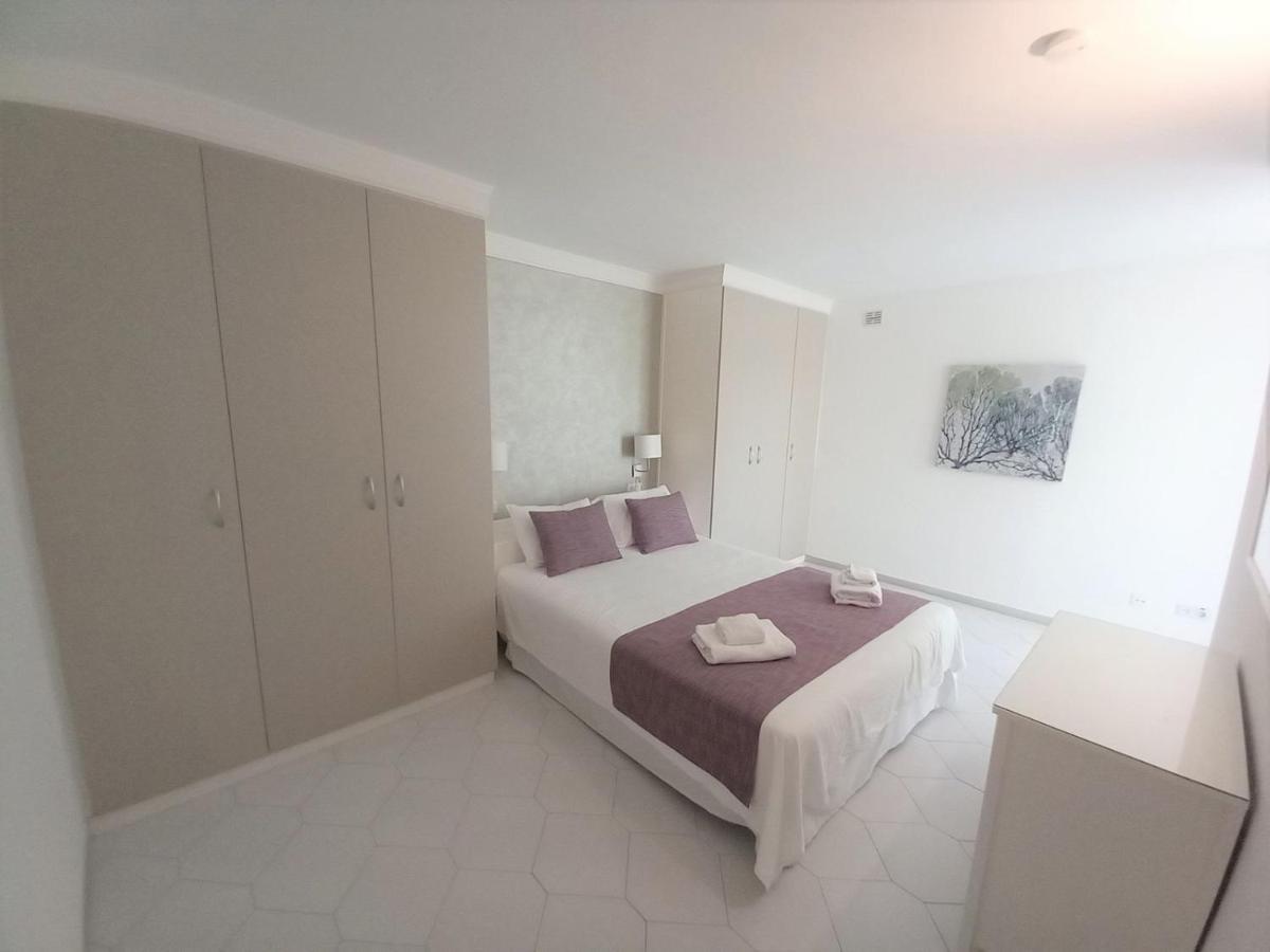 Miraflores Beachfront Penthouse Sitio de Calahonda Exterior photo